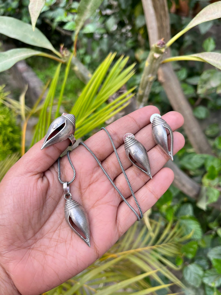 Shell Necklace Set